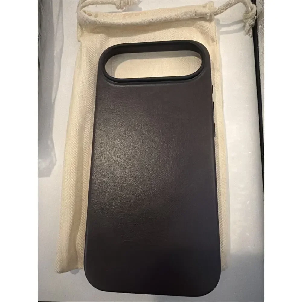 Le Pelle Handcrafted Premium Italian Leather Case for iPhone 17 Air
